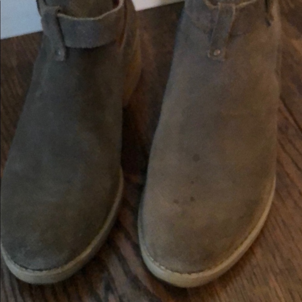 Perfect Fall Booties. - Picture 7 of 7